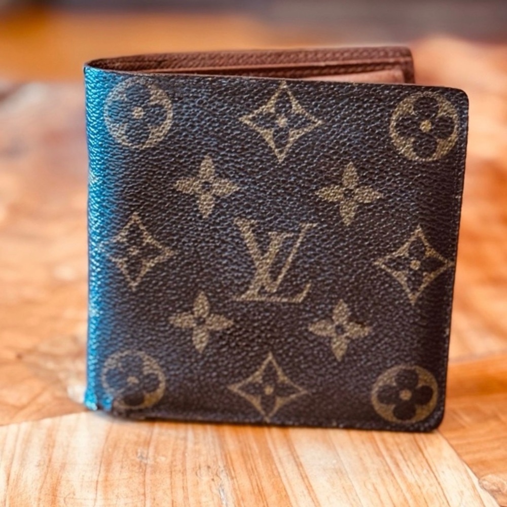 Louis Vuitton vintage luxury 4 less 🔥 Authentic carry a story not just a bag❤️❤️ - Picture 7 of 17
